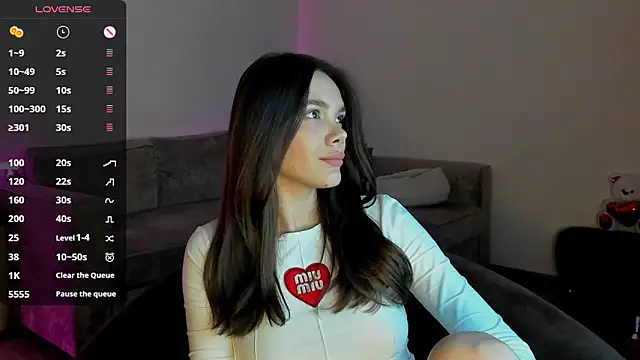 Snapshot of LeanaWILL chatting on 10.17.25 LeanaWILL online show from 10.17.25