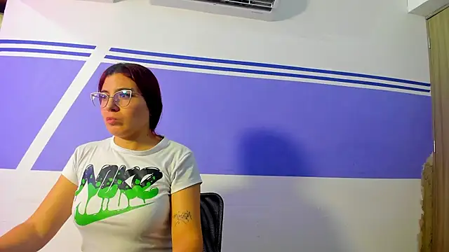 Snapshot of allison_mc chatting on 06.17.26 allison mc online show from 06.17.26