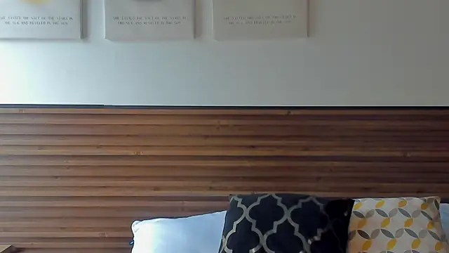 Kitty Bombon online show from 10.12.25