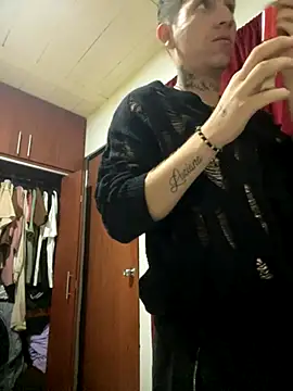 Snapshot of davidxxx_2012 chatting on 10.10.25 davidxxx 2012 online show from 10.10.25