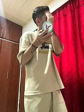 Snapshot of davidxxx_2012 chatting on 10.25.25 davidxxx 2012 online show from 10.25.25