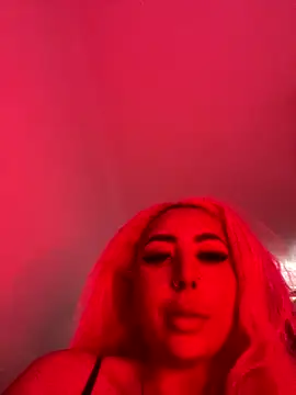 Snapshot of zara_bellexx chatting on 10.15.25 zara bellexx online show from 10.15.25