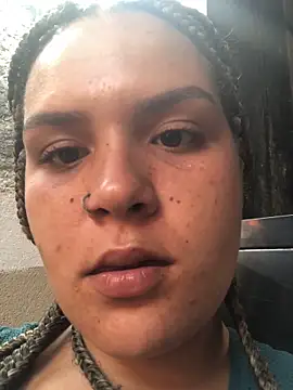 AliceXmoore online show from 10.07.25