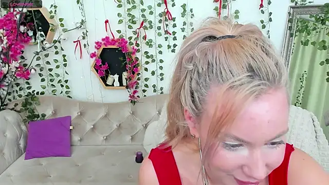  BellaClark online show from 05.07.26