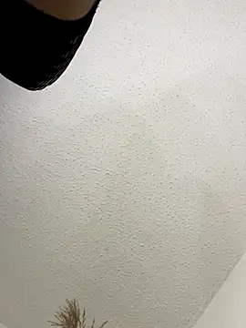 SiaraRealist online show from 10.15.25