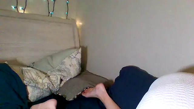 Snapshot of easy_briezy chatting on 10.08.25 easy briezy online show from 10.08.25