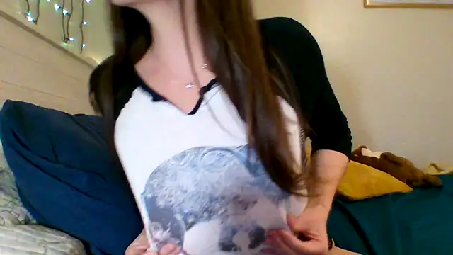 Snapshot of easy_briezy chatting on 11.03.25 easy briezy online show from 11.03.25