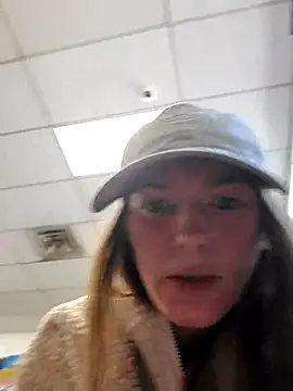 Snapshot of Cassaroll333 chatting on 11.03.25 Cassaroll333 online show from 11.03.25