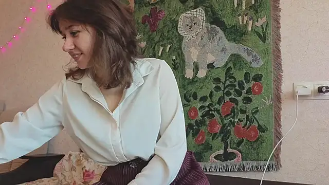 MiaLovelyOne online show from 04.24.26