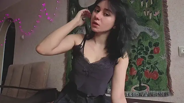 MiaLovelyOne online show from 04.29.26