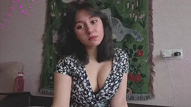 MiaLovelyOne online show from 05.02.26