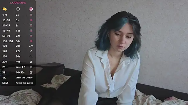 Snapshot of MiaLovelyOne chatting on 06.22.26 MiaLovelyOne online show from 06.22.26