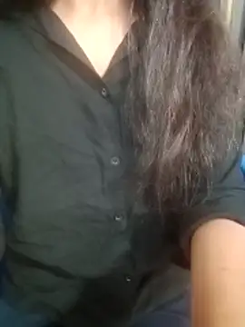 Snapshot of Mahi677 chatting on 11.13.25 Mahi677 online show from 11.13.25