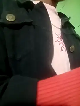 Snapshot of Mahi677 chatting on 12.04.25 Mahi677 online show from 12.04.25