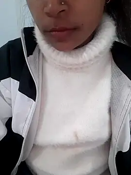 Snapshot of Mahi677 chatting on 01.12.26 Mahi677 online show from 01.12.26