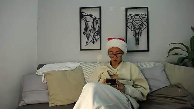 Snapshot of Austin_Reeds chatting on 11.13.25 Austin Reeds online show from 11.13.25