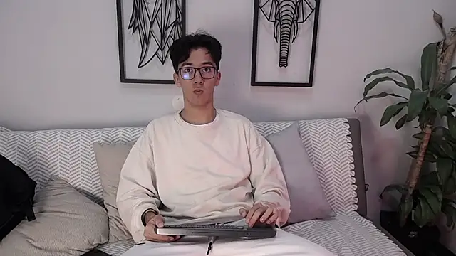 Snapshot of Austin_Reeds chatting on 11.20.25 Austin Reeds online show from 11.20.25