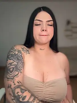 Snapshot of dulcemarianh_ chatting on 06.19.26 dulcemarianh online show from 06.19.26