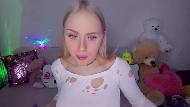 Snapshot of CeaneLino chatting on 01.31.26 CeaneLino online show from 01.31.26