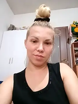 Snapshot of Any_Darsy chatting on 10.19.25 Any Darsy online show from 10.19.25