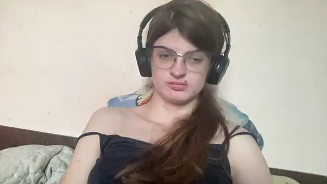 Snapshot of NikaXZimax chatting on 11.02.25 NikaXZimax online show from 11.02.25