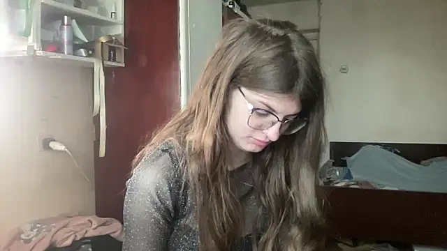 Snapshot of NikaXZimax chatting on 12.15.25 NikaXZimax online show from 12.15.25