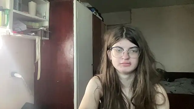 Snapshot of NikaXZimax chatting on 12.20.25 NikaXZimax online show from 12.20.25