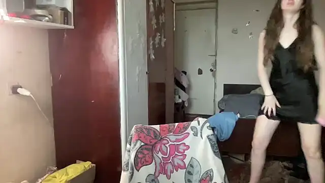 Snapshot of NikaXZimax chatting on 12.22.25 NikaXZimax online show from 12.22.25