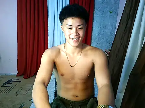 Snapshot of ur_naughtyboy_patrick chatting on 10.21.25 ur naughtyboy patrick online show from 10.21.25