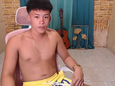 Snapshot of ur_naughtyboy_patrick chatting on 11.03.25 ur naughtyboy patrick online show from 11.03.25