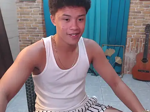 Snapshot of ur_naughtyboy_patrick chatting on 12.04.25 ur naughtyboy patrick online show from 12.04.25