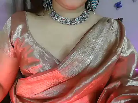 Snapshot of Royal_zara chatting on 11.01.25 Royal zara online show from 11.01.25