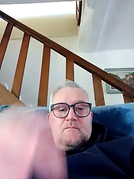 macdut67 online show from 10.13.25