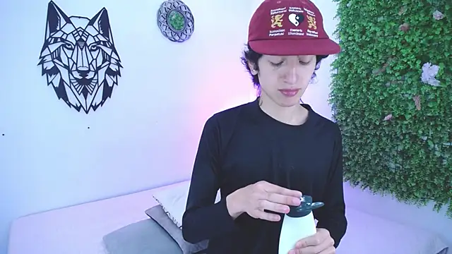 Snapshot of Emo_Boy_ chatting on 11.22.25 Emo Boy online show from 11.22.25