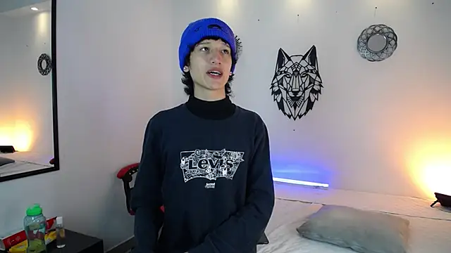 Snapshot of Emo_Boy_ chatting on 12.17.25 Emo Boy online show from 12.17.25