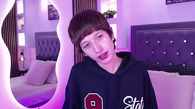 Emo Boy  online show from 05.04.26