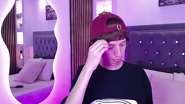 Emo Boy  online show from 05.05.26