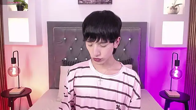 Snapshot of Emo_Boy_ chatting on 06.14.26 Emo Boy online show from 06.14.26