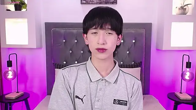 Snapshot of Emo_Boy_ chatting on 06.19.26 Emo Boy online show from 06.19.26