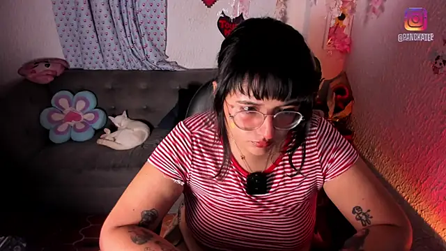 Emilycollei online show from 04.23.26