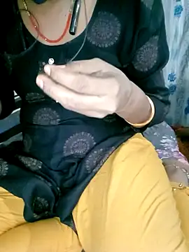 Sexy Riya Bhabhi online show from 10.25.25