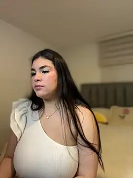 Isabella LaRue online show from 02.16.26