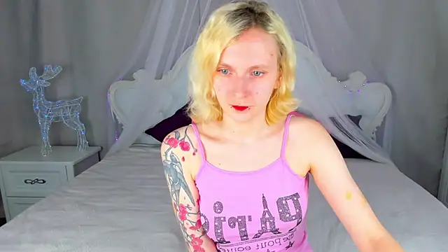 LikiLips online show from 04.21.26