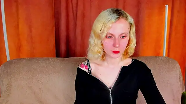 LikiLips online show from 04.28.26