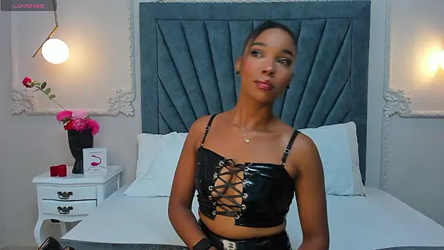 Snapshot of Bella-Torres chatting on 02.16.26 Bella-Torres online show from 02.16.26