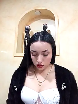 Snapshot of LUCIA_27- chatting on 10.18.25 LUCIA 27- online show from 10.18.25