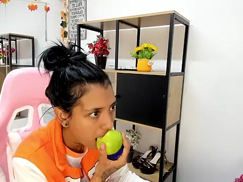 KarlaSlutSkinny   online show from 02.14.26