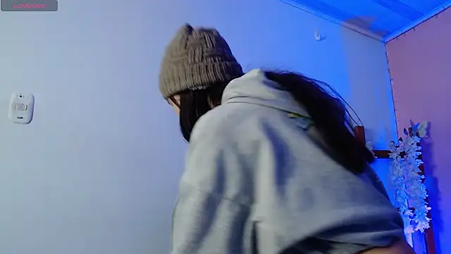 SweetRenata  online show from 10.22.25