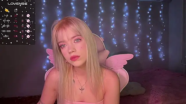 myprettylola online show from 12.02.25