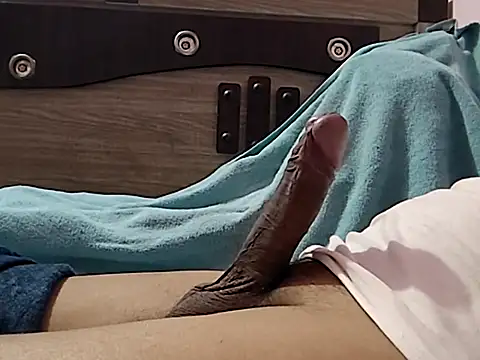 Snapshot of vickymtrb chatting on 02.04.26 vickymtrb online show from 02.04.26